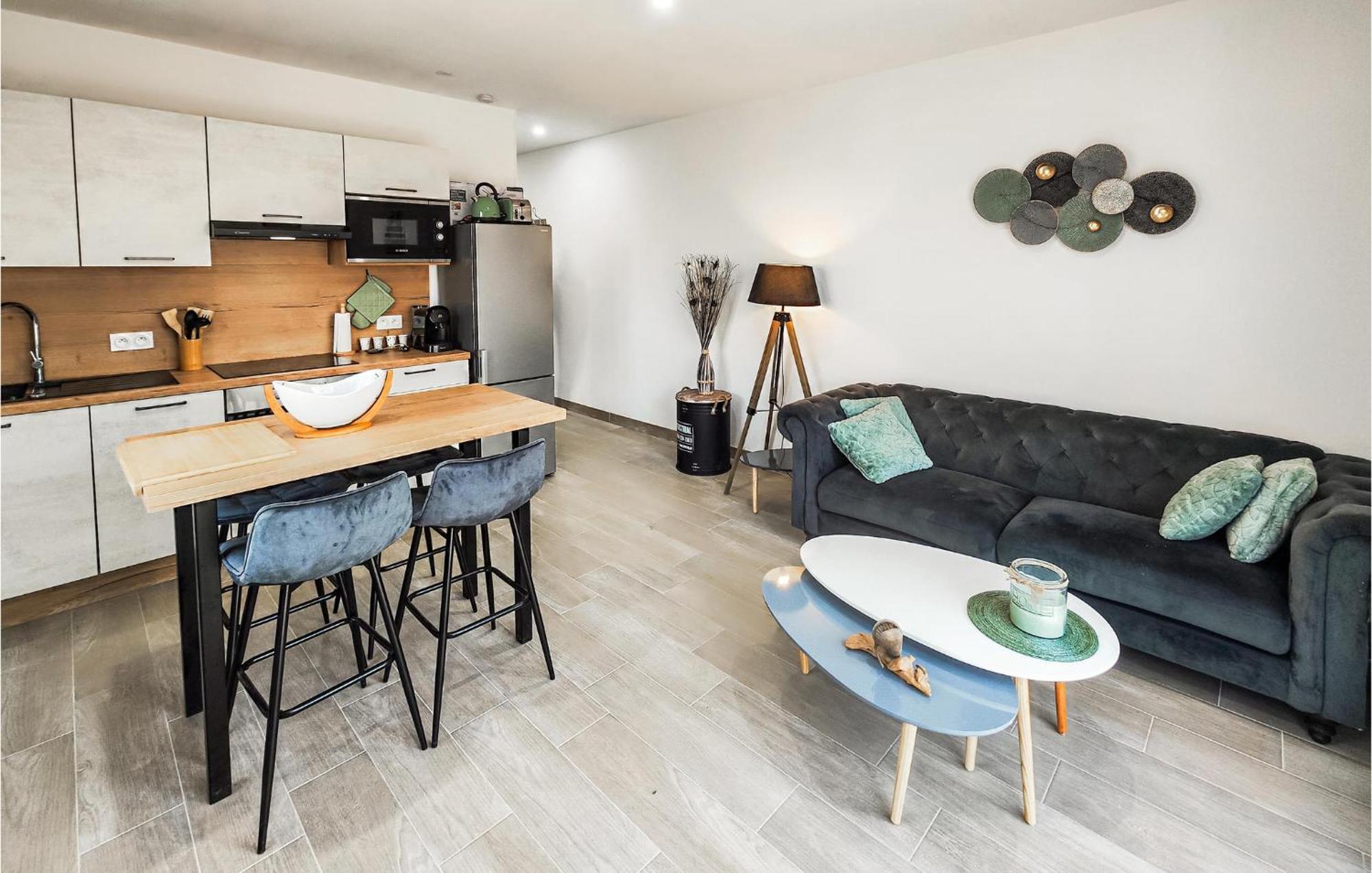 Lovely In With Kitchen
