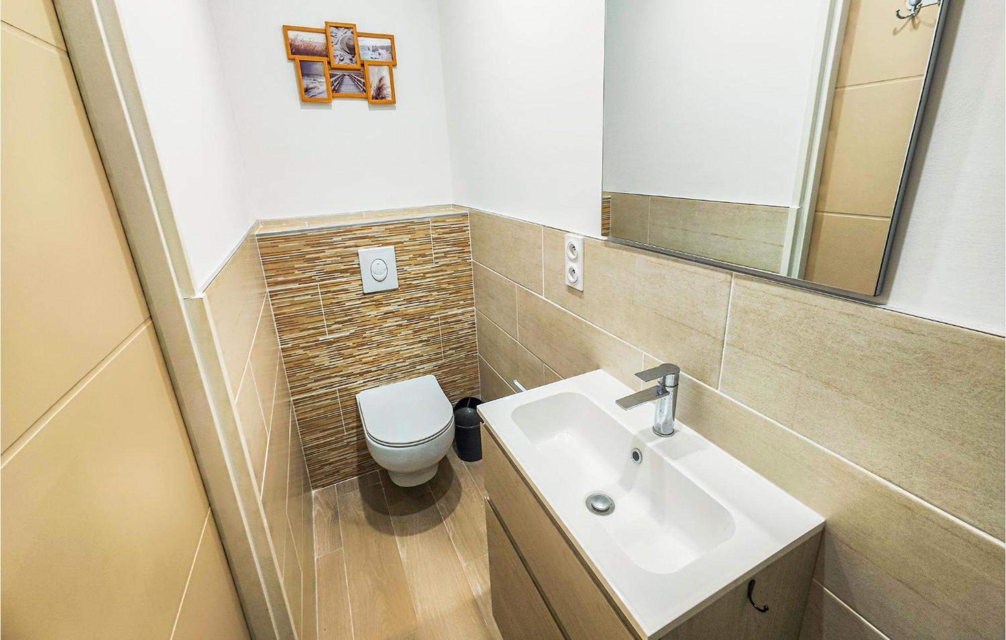 Apartamento Lovely In With Kitchen